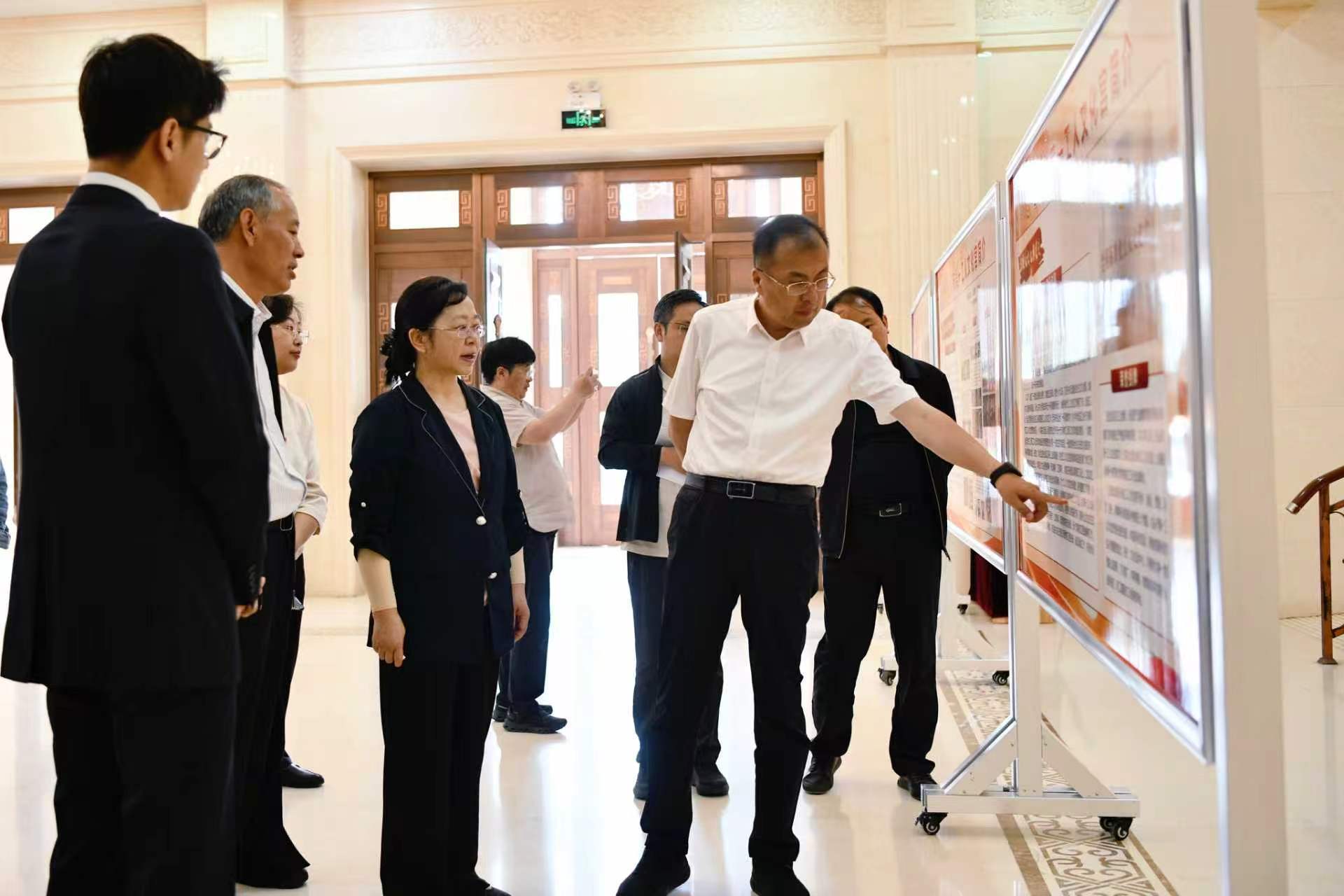 西藏自治区总工会调研组在我市调研工会工作